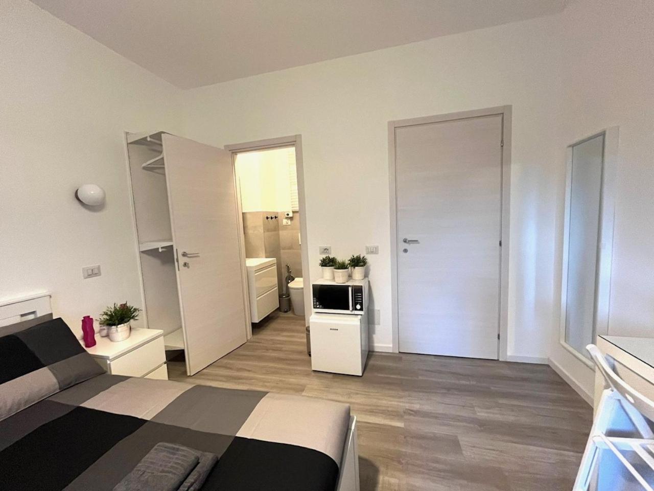Bed&Breakfast Bbqueen Sandonato Policlinico San Donato Milanese Exterior photo
