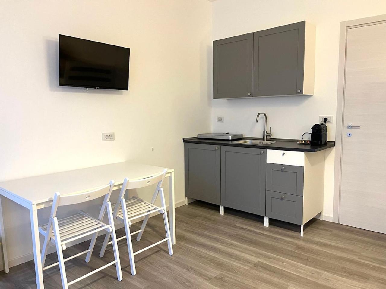 Bed&Breakfast Bbqueen Sandonato Policlinico San Donato Milanese Exterior photo
